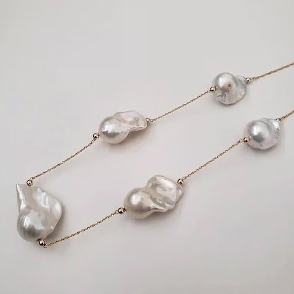 14K Yellow Gold Baroque Pearl Stationary Necklace 18" - Picture 5 of 6